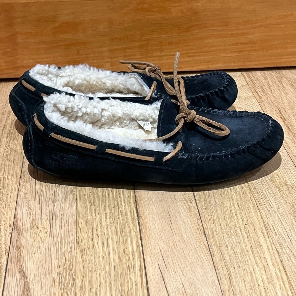 Ugg Black Moccasins with Leather Ties Size 8 - Picture 4 of 9